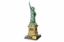 Lade das Bild in den Galerie-Viewer, The Statue of Liberty of New York/ Freiheitsstatue
